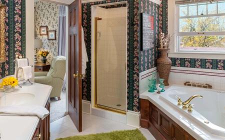 Green Duck Ensuite bathroom