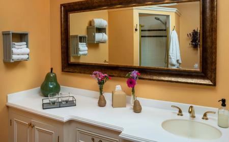 Orange Pear Ensuite Bathroom