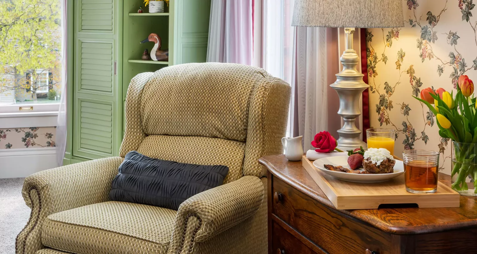 Guest Room Sitting Area